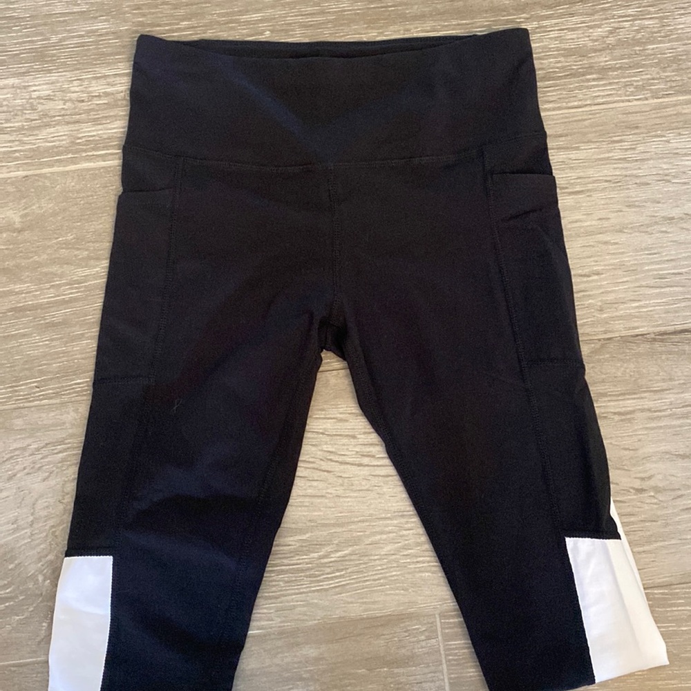 Black 3/4 leggings